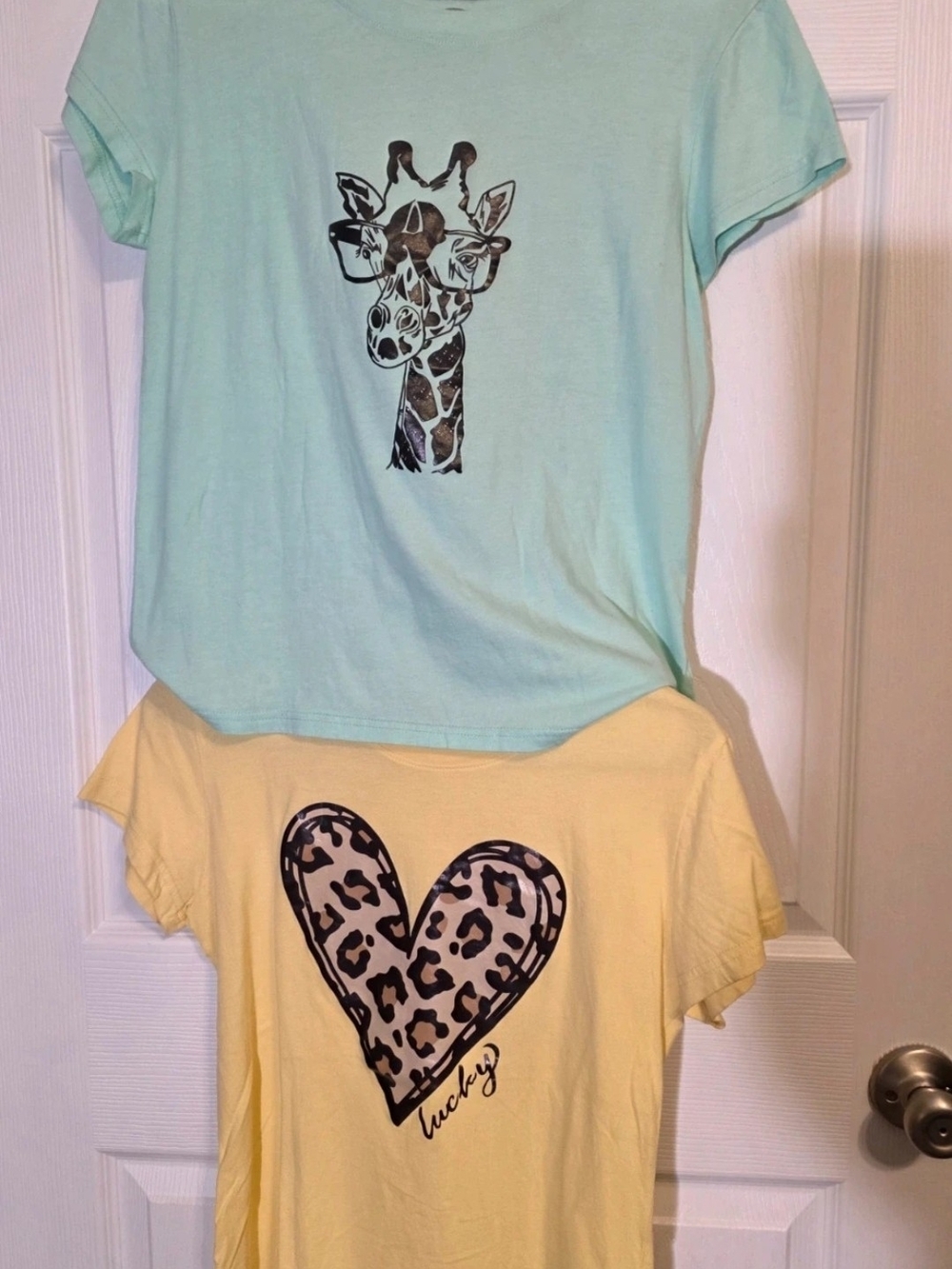SHEIN Mint Giraffe & Yellow Heart Leopard Print Tee Set